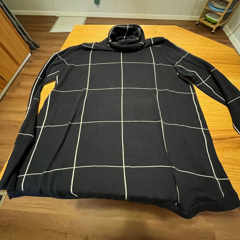 XL Tall The Limited Navy Blue & White Windowpane Turtleneck Sweater